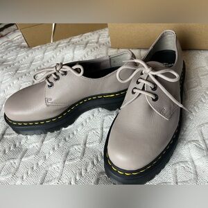 Dr. Martens Vintage Taupe Quad Retro Platform Lace up Shoes Women’s Size 10